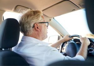 נהיגה בגיל מבוגר: מתי צריך להפסיק לנהוג?
