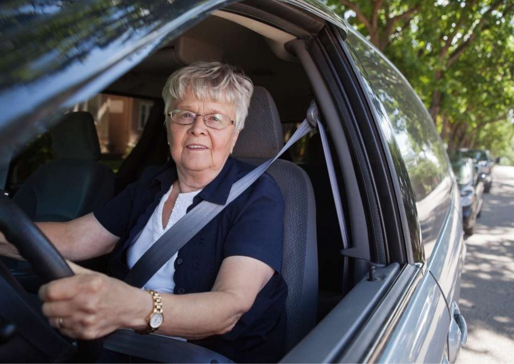 נהיגה בגיל מבוגר: מתי צריך להפסיק לנהוג?