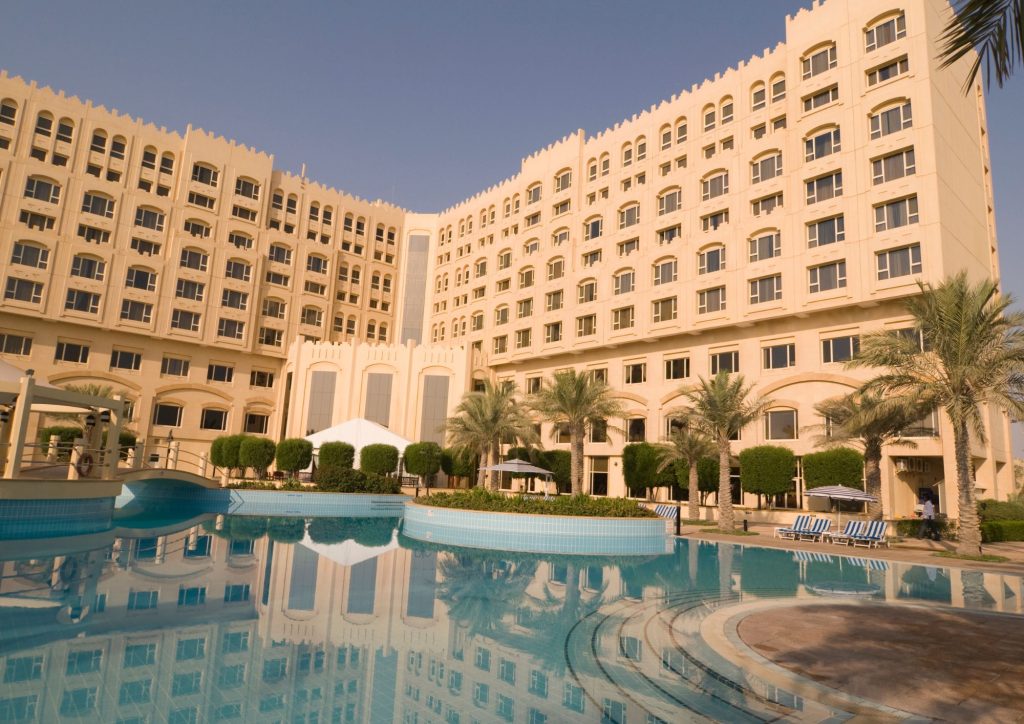 איך בוחרים בית מלון